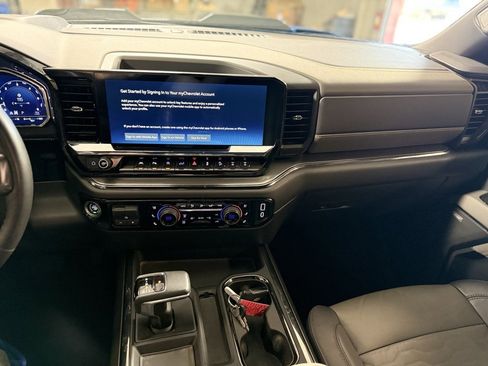 Used 2022 Chevrolet Silverado 1500 ZR2 w/ Technology Package image 22