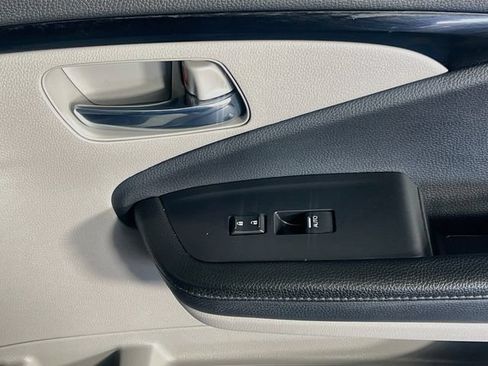 Used 2020 Honda Pilot Touring image 32