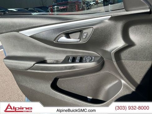 Used 2025 Buick Envista Preferred image 17