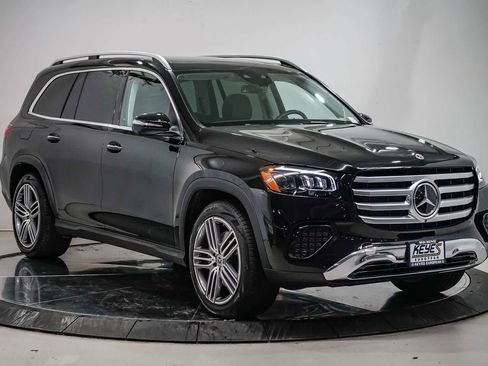 Used 2026 Mercedes-Benz GLS 450 4MATIC image 5
