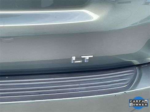 Used 2023 Chevrolet Suburban LT w/ Luxury Package image 8