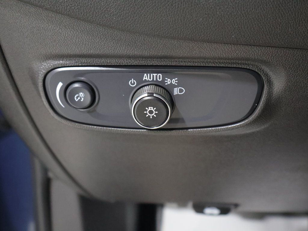 Used 2024 Chevrolet Equinox LT AWD/4WD image 32