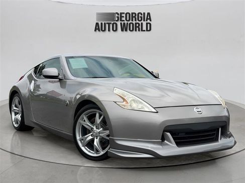 Used 2009 Nissan 370Z Coupe w/ Sport Pkg RWD image 9