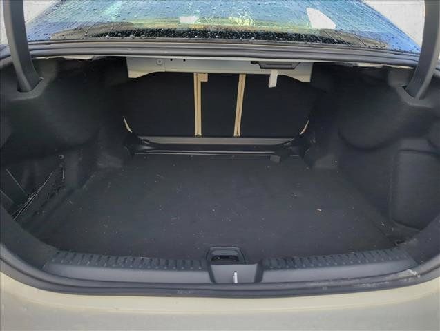 Used 2024 Mercedes-Benz E 350 4MATIC Sedan image 5
