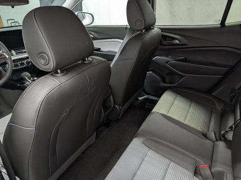 New 2026 Chevrolet Trax LT w/ LT Convenience Package FWD image 12