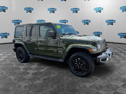 Used 2023 Jeep Wrangler Unlimited Sahara w/ Cold Weather Group AWD/4WD image 8