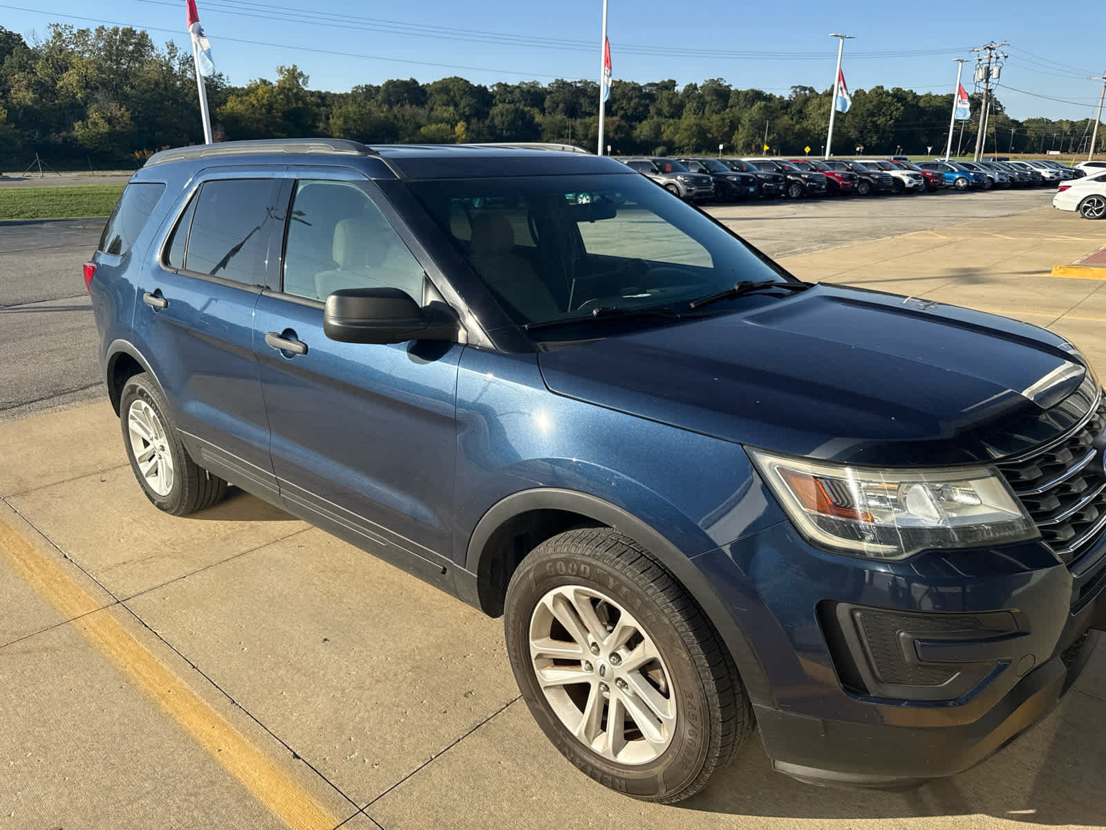 Used 2016 Ford Explorer 4WD image 4