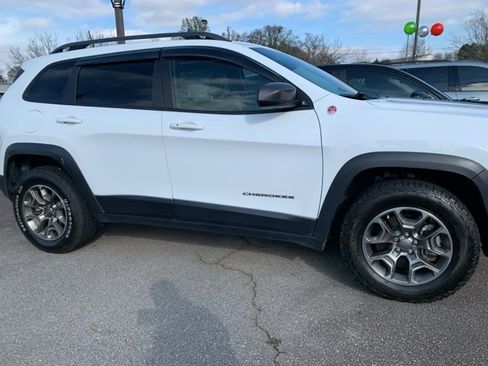 Used 2020 Jeep Cherokee Trailhawk w/ Comfort/Convenience Group image 4