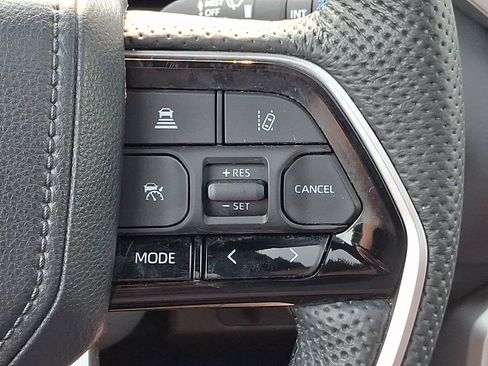 Used 2024 Toyota Sequoia Platinum AWD/4WD image 22