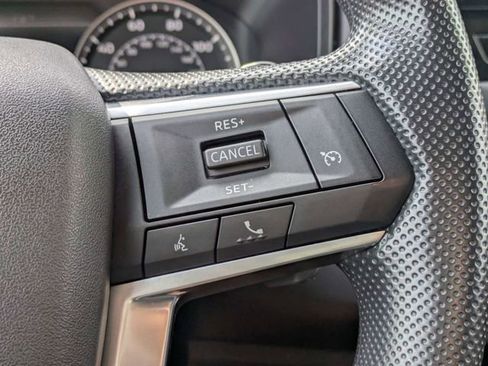 Used 2025 Mitsubishi Outlander ES image 25