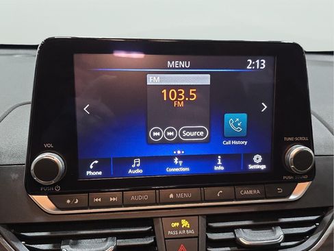 Used 2025 Nissan Altima 2.5 SV FWD image 18