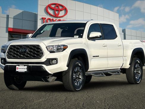 Certified 2022 Toyota Tacoma TRD Off-Road w/ Technology Package image 7
