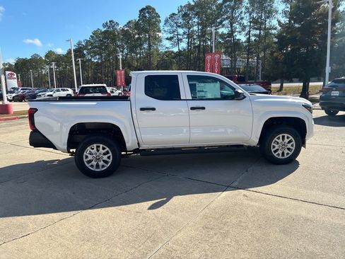New 2026 Toyota Tacoma SR image 8