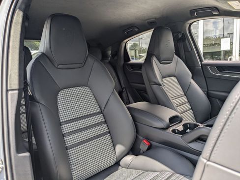 New 2025 Porsche Cayenne S image 25