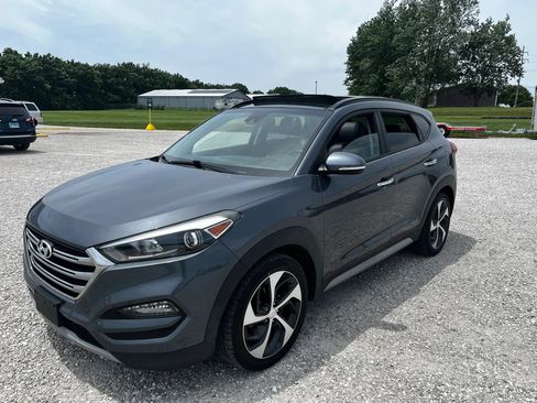 Used 2018 Hyundai Tucson Limited w/ Ultimate Package 02 FWD image 7