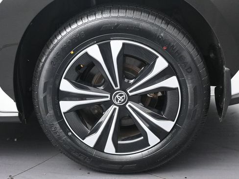 Used 2023 Toyota bZ4X AWD image 35