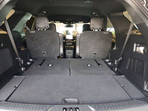 Used 2024 Ford Explorer ST-Line w/ Class IV Trailer Tow Package RWD image 16