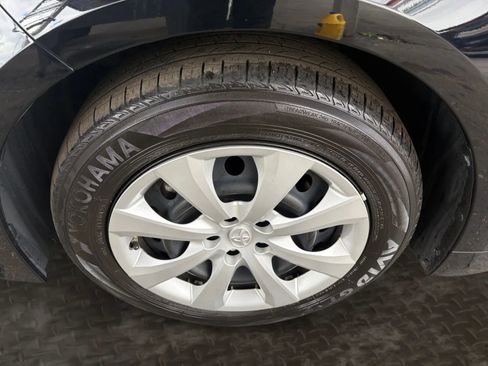 Used 2023 Toyota Corolla LE image 32