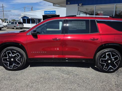 New 2026 Chevrolet Traverse High Country w/ LPO, Floor Liner Package FWD image 16