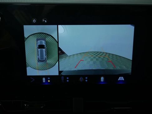 Used 2025 Chevrolet Equinox RS w/ Safety and Technology Package AWD/4WD image 34