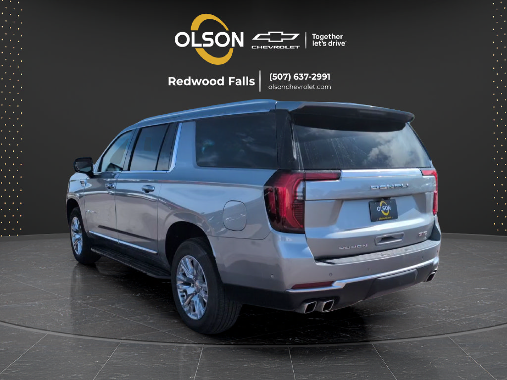 Used 2025 GMC Yukon XL Denali AWD/4WD image 3