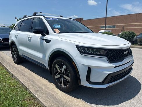 Used 2022 Kia Sorento S FWD image 2
