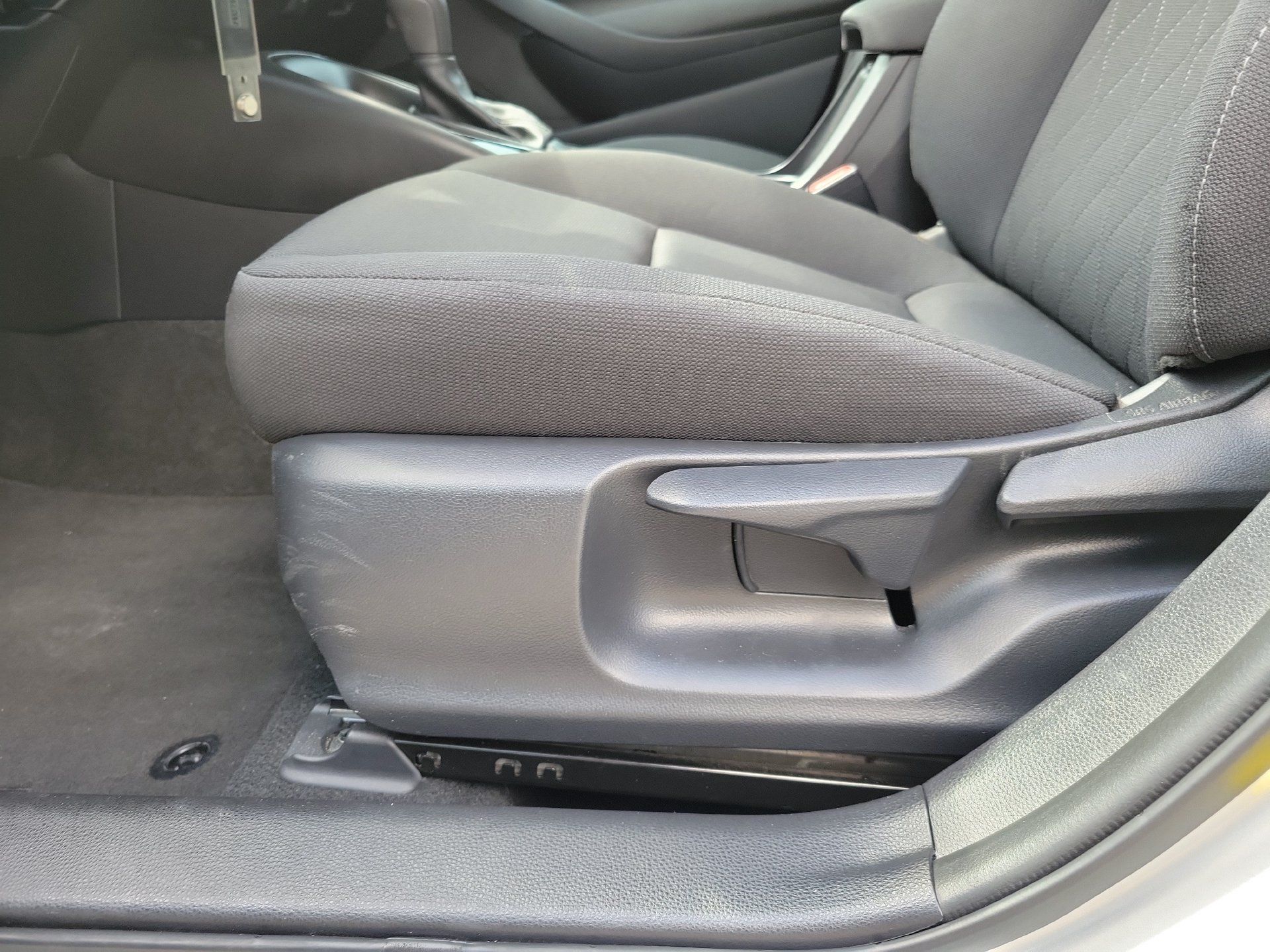Used 2025 Toyota Corolla LE FWD image 26