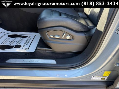 Used 2021 Porsche Cayenne AWD/4WD image 23