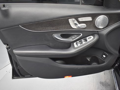 Used 2019 Mercedes-Benz C 300 4MATIC Sedan w/ Premium Package image 9