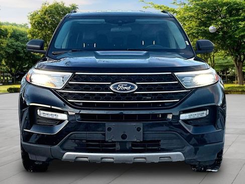 Certified 2023 Ford Explorer XLT w/ Equipment Group 202A image 3