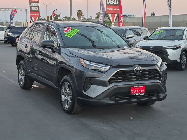 Used 2025 Toyota RAV4 LE AWD/4WD image 3