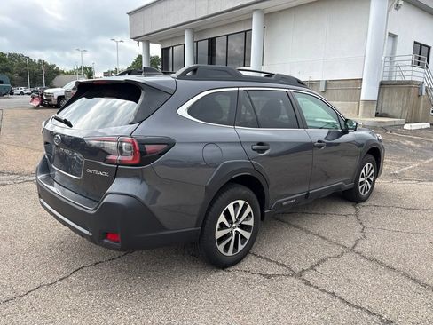 Used 2024 Subaru Outback Premium AWD/4WD image 7