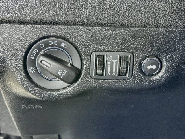 Used 2022 Chrysler 300 Touring L w/ Popular Equipment Group RWD image 11