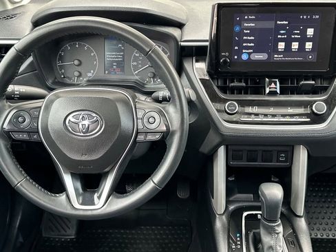 Used 2024 Toyota Corolla Cross LE w/ Moonroof Package AWD/4WD image 14