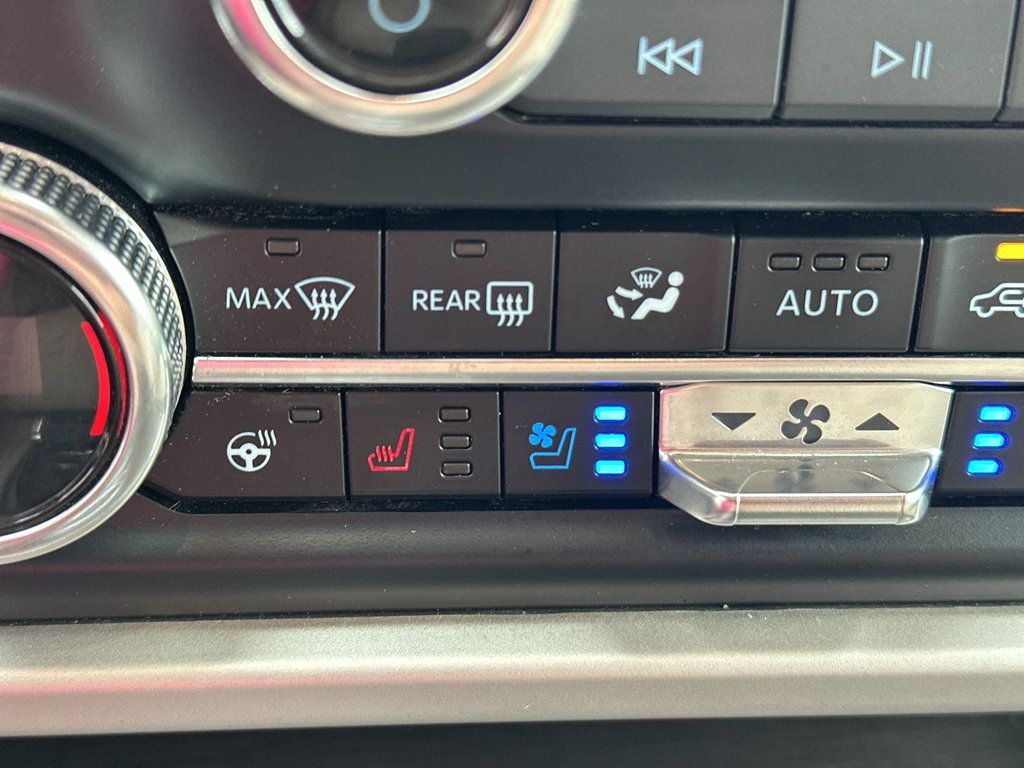 Used 2024 Ford Expedition Limited AWD/4WD image 16