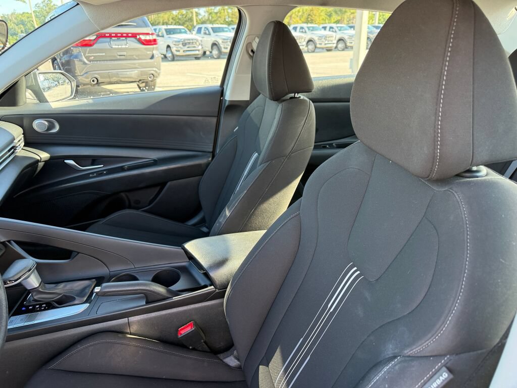 Used 2024 Hyundai Elantra SEL FWD image 20