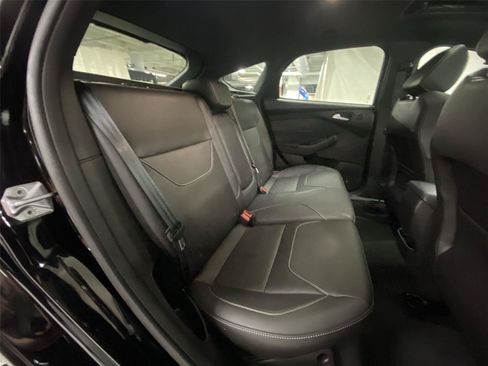 Used 2018 Ford Focus ST w/ Equipment Group 402A FWD image 29