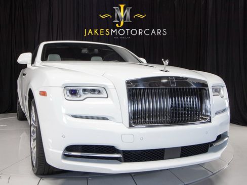 Used 2020 Rolls-Royce Dawn RWD image 17