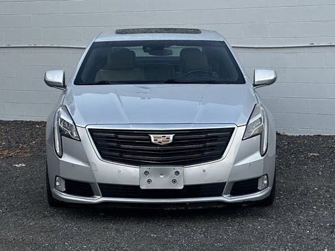 Used 2018 Cadillac XTS Vsport Platinum image 2