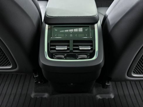 Certified 2025 Volvo XC90 B5 Core w/ Protection Package Premier AWD/4WD image 21