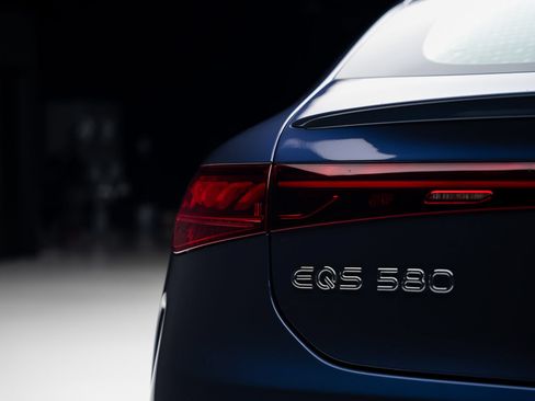 Used 2022 Mercedes-Benz EQS 580 4MATIC Sedan image 29