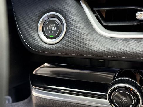 Used 2025 Chevrolet Equinox LT image 15