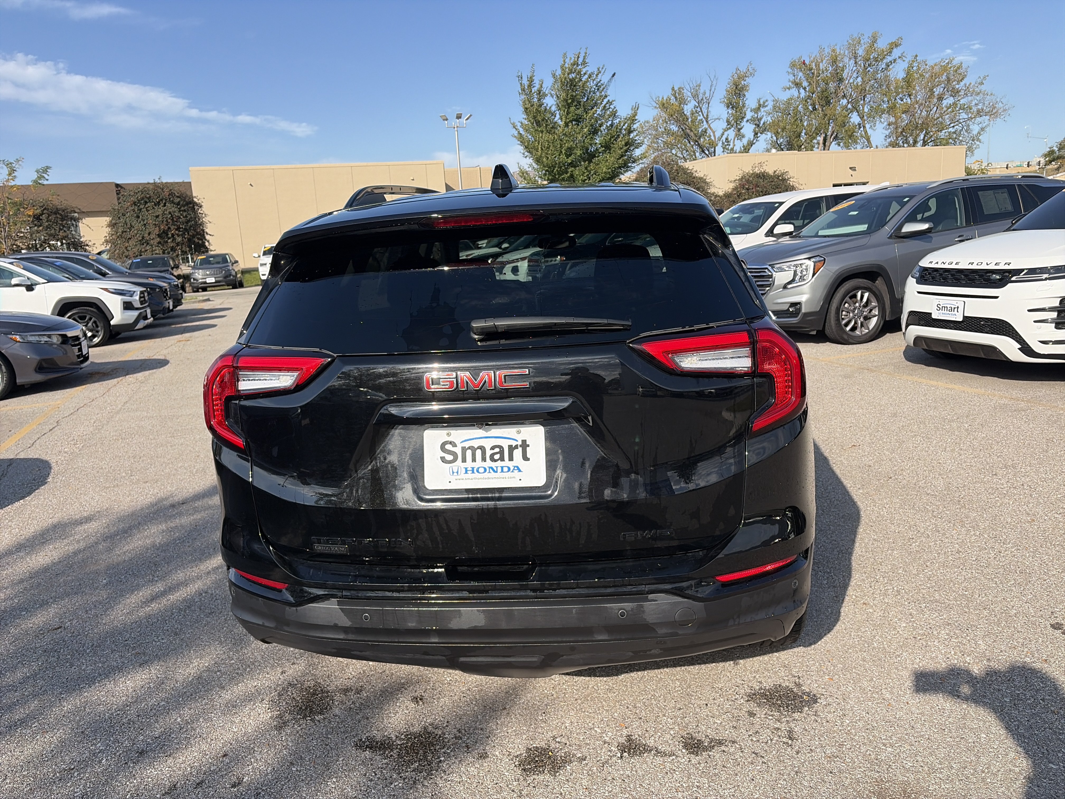 Used 2024 GMC Terrain SLE w/ Elevation Edition AWD/4WD image 6