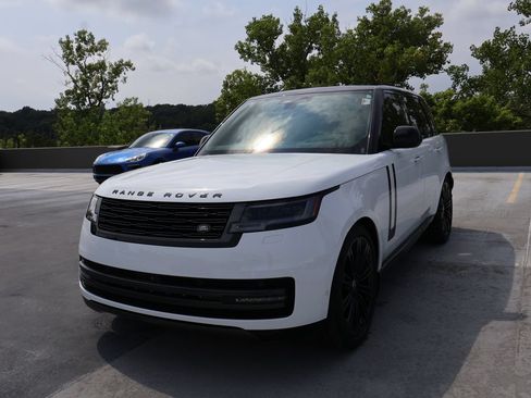 Used 2025 Land Rover Range Rover SE AWD/4WD image 1