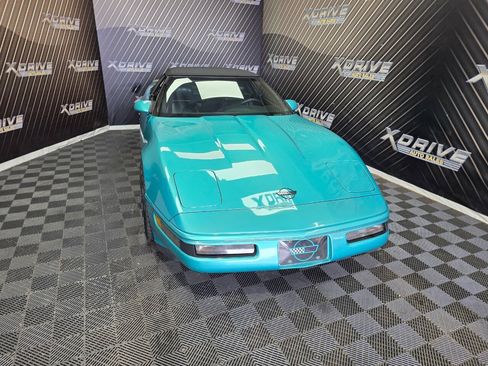Used 1991 Chevrolet Corvette Convertible RWD image 6