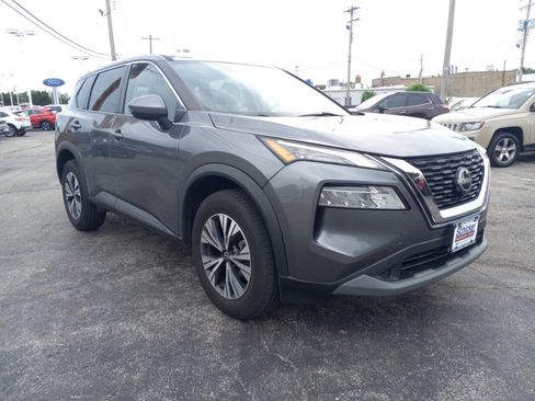 Used 2022 Nissan Rogue SV FWD image 3