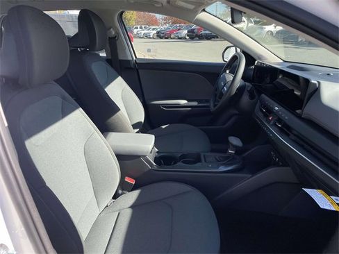 New 2025 Kia K4 LXS image 14