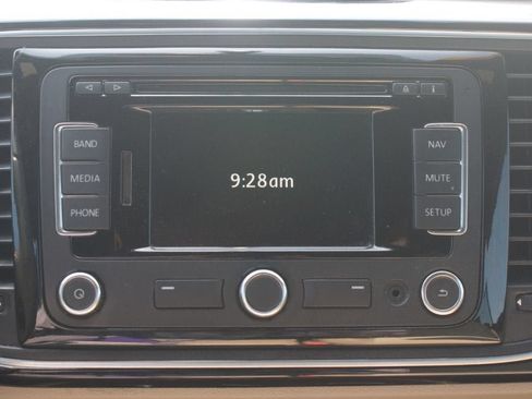 Used 2013 Volkswagen Beetle TDI FWD image 8