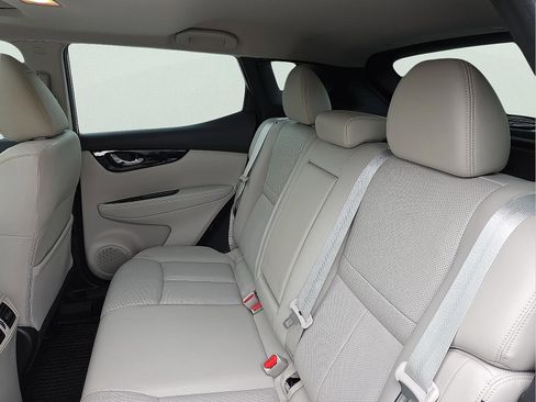 Used 2022 Nissan Rogue Sport SL w/ Premium Package image 10