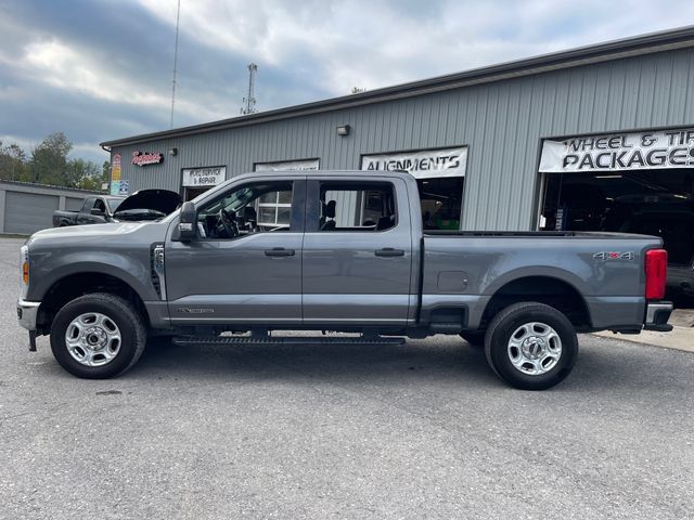 Used 2025 Ford F250 XLT AWD/4WD image 4